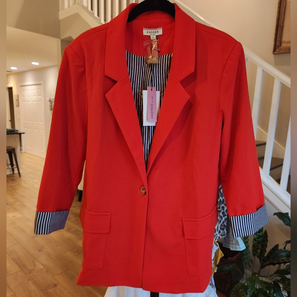 Red 3/4 sleeve lined ANDREE BY UNIT blazer, size L